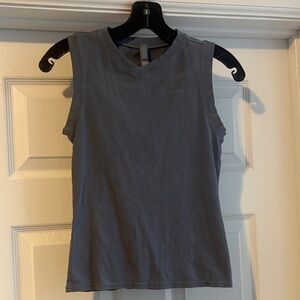 Skim’s Sleeveless Women's Top